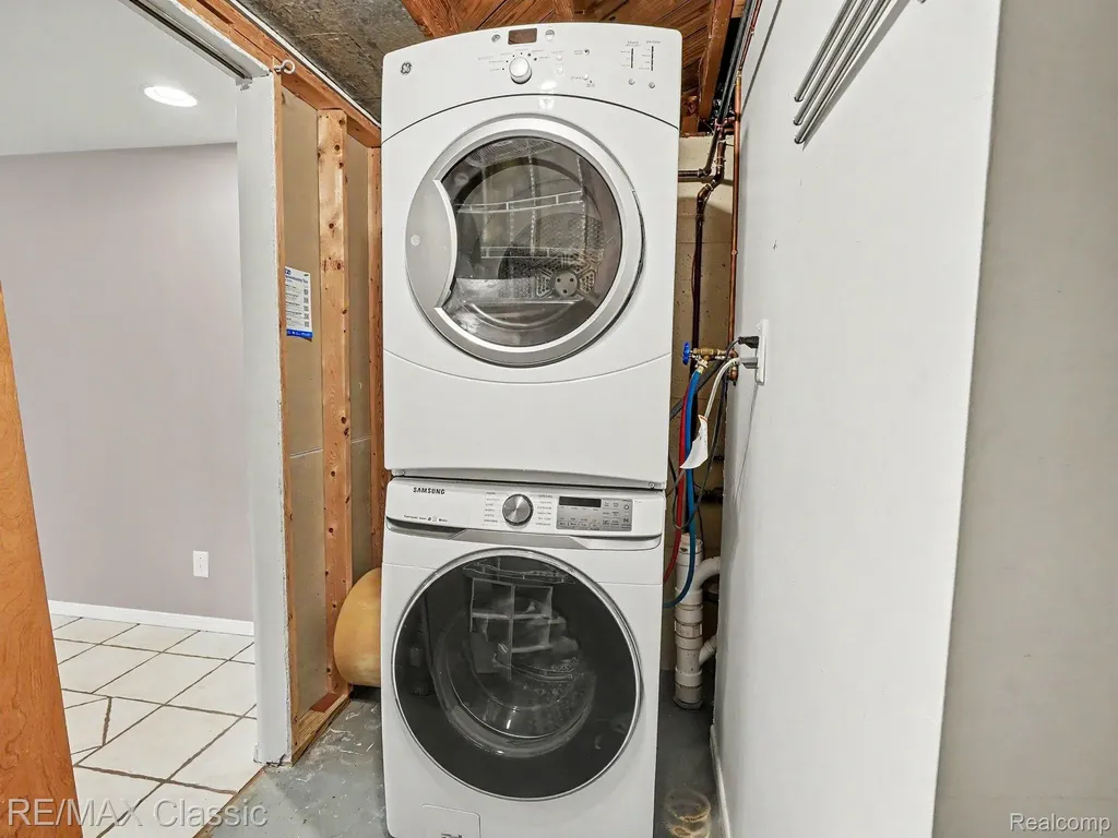 2105 Charlton Avenue Ann Arbor City MI 48103