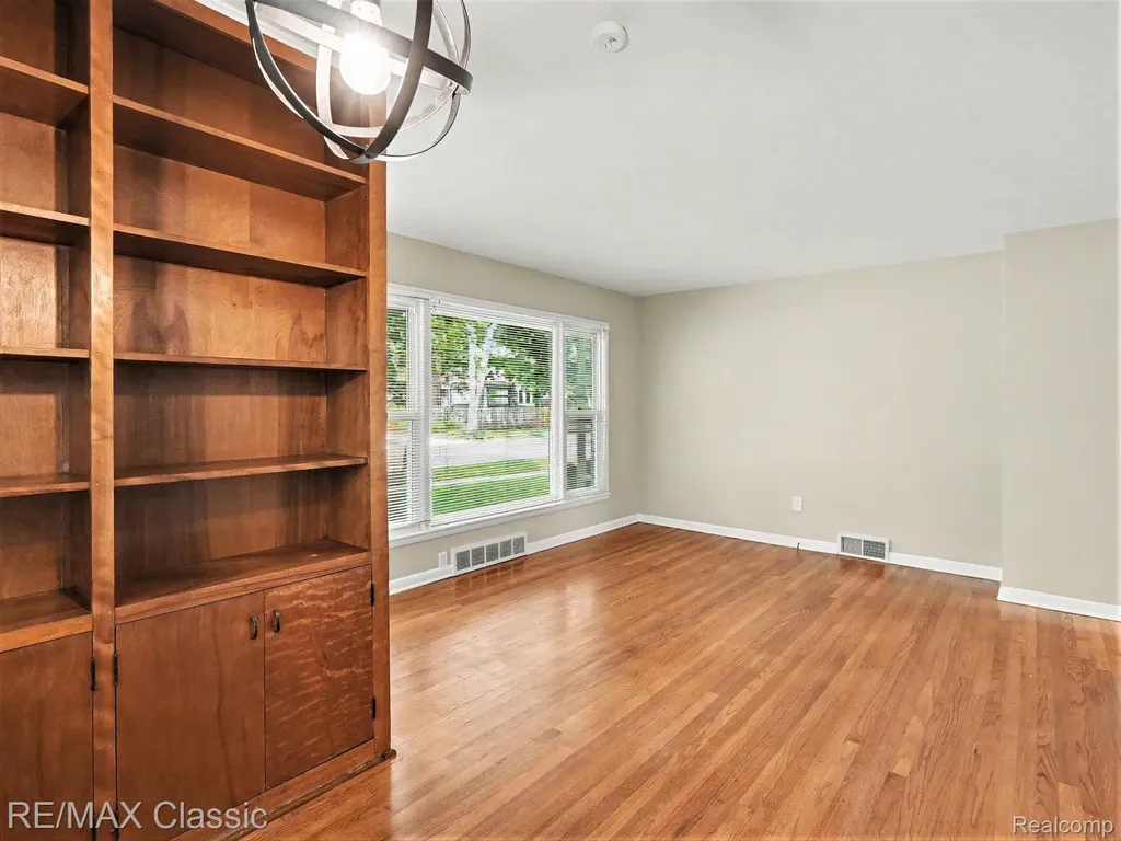 2105 Charlton Avenue Ann Arbor City MI 48103