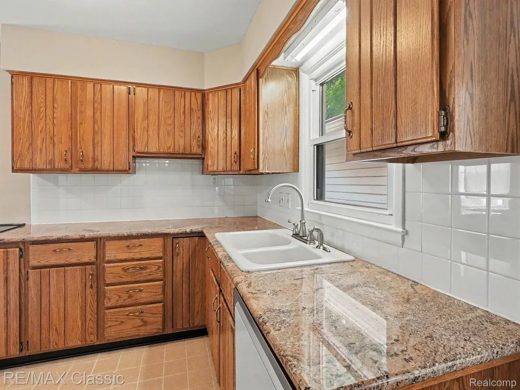 2105 Charlton Avenue Ann Arbor City MI 48103