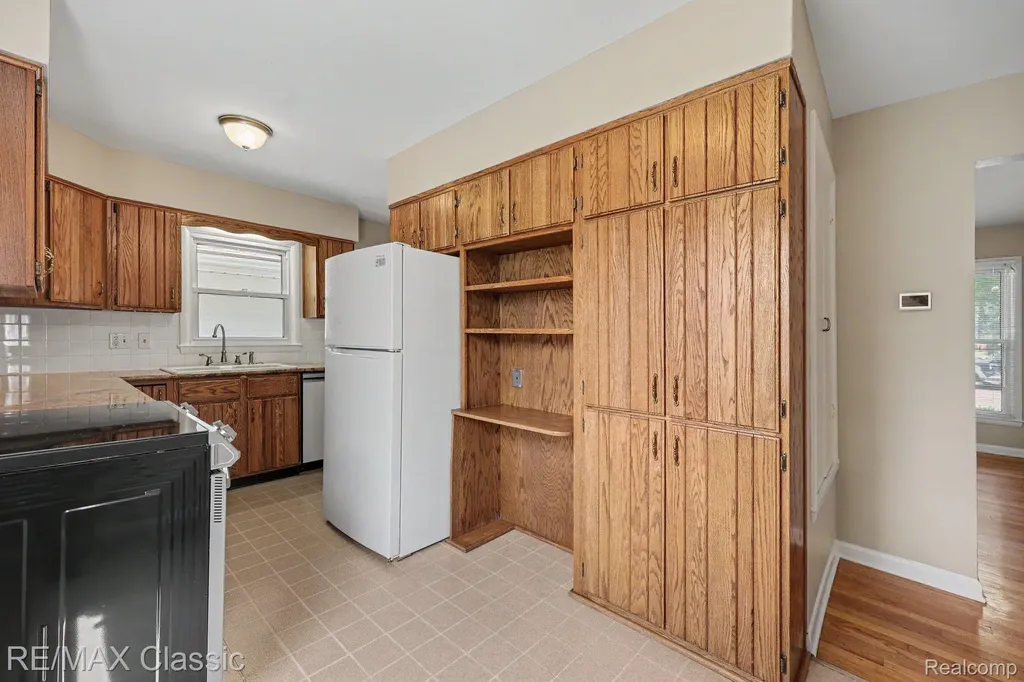 2105 Charlton Avenue Ann Arbor City MI 48103