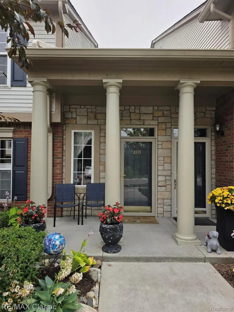 3391 Tremonte Circle S Oakland Charter Township MI 48306