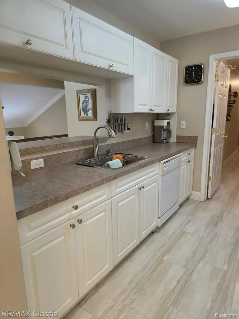 3391 Tremonte Circle S Oakland Charter Township MI 48306