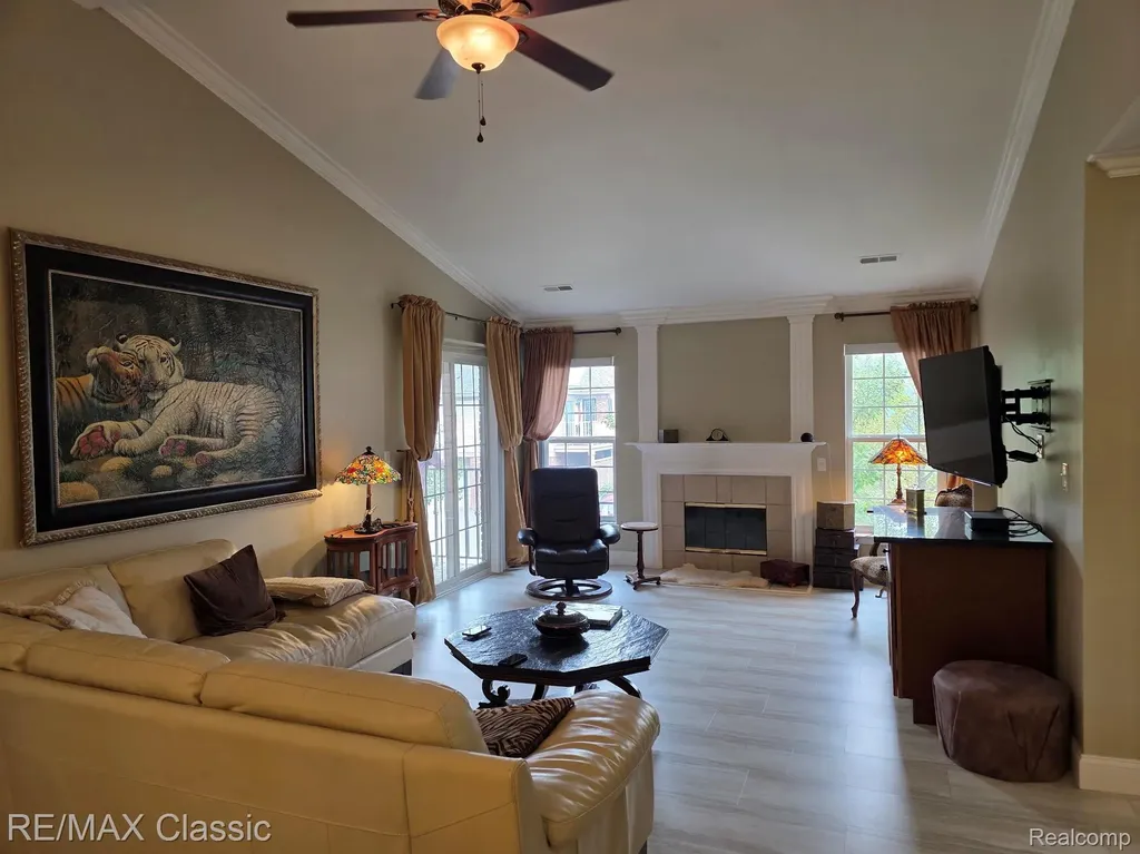 3391 Tremonte Circle S Oakland Charter Township MI 48306
