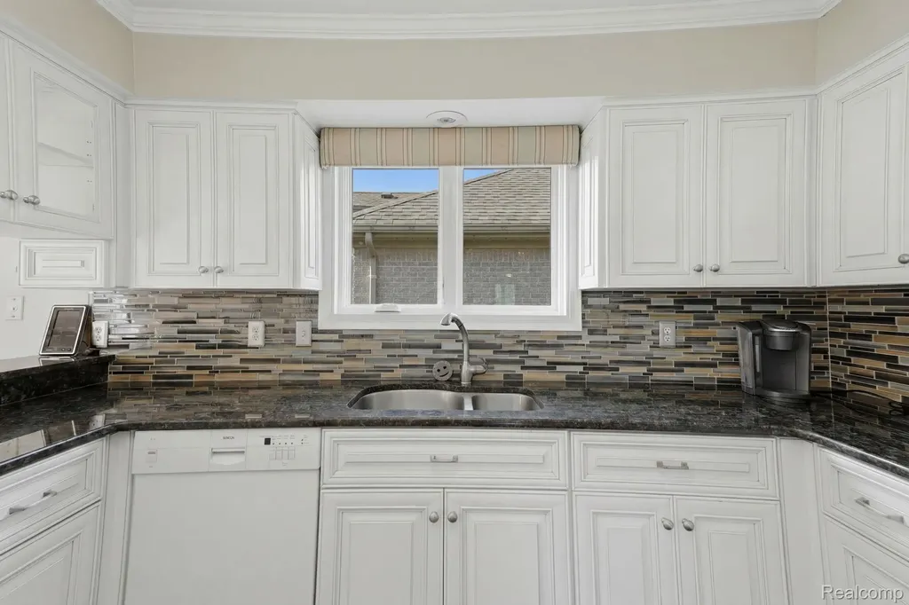 36464 Perfecta Court Clinton Charter Township MI 48035