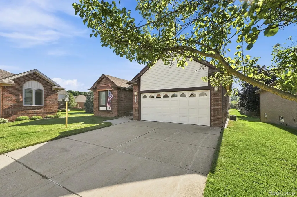 36464 Perfecta Court Clinton Charter Township MI 48035