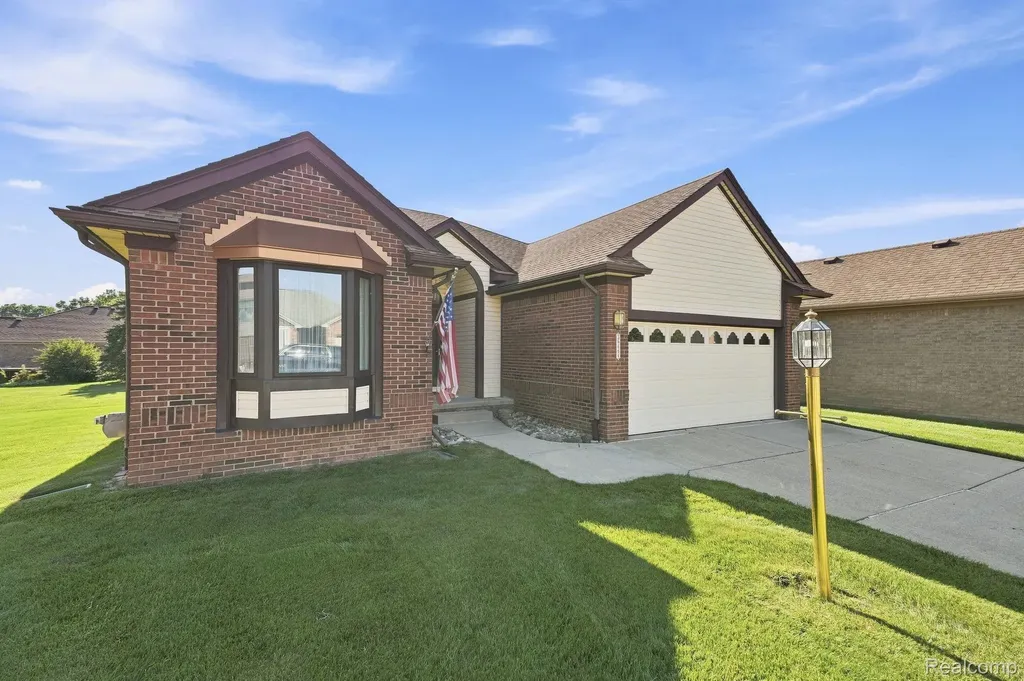 36464 Perfecta Court Clinton Charter Township MI 48035