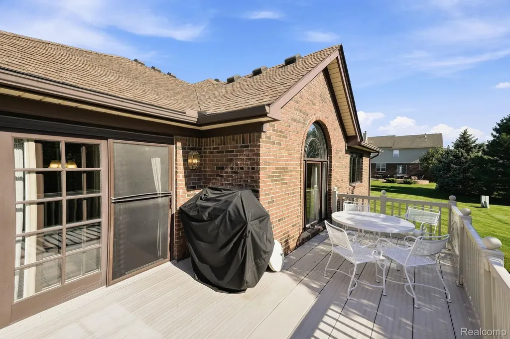 36464 Perfecta Court Clinton Charter Township MI 48035