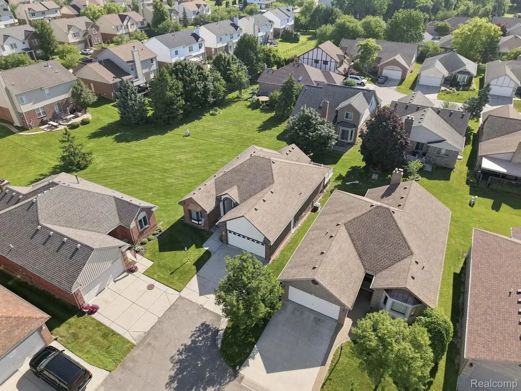 36464 Perfecta Court Clinton Charter Township MI 48035