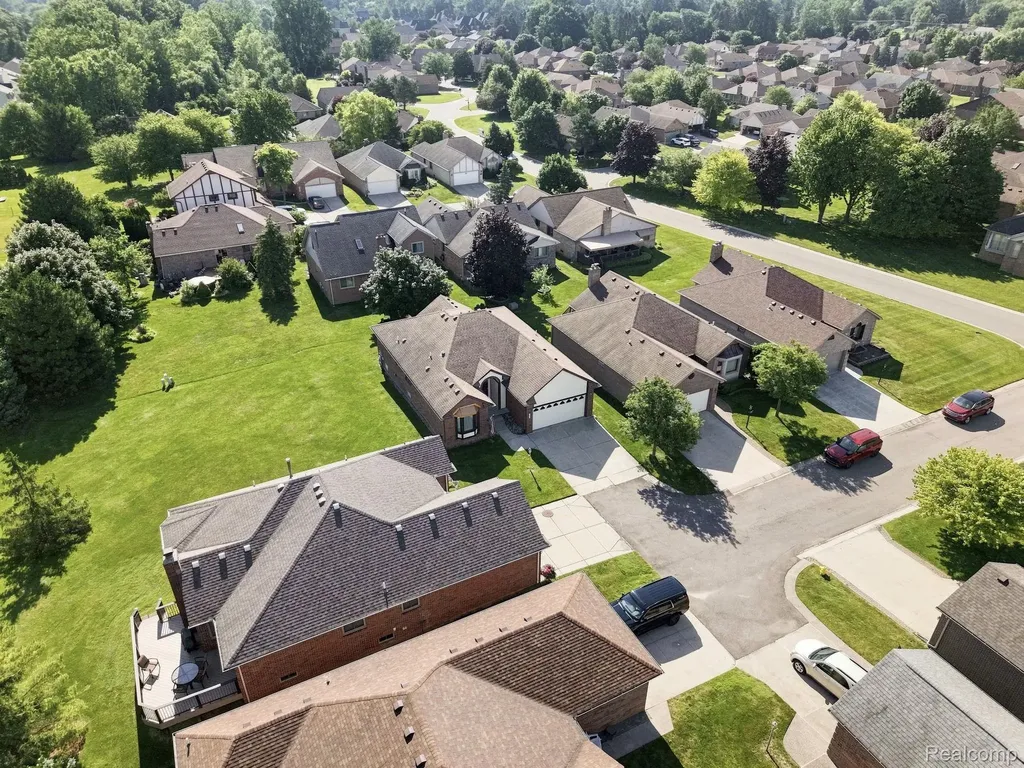36464 Perfecta Court Clinton Charter Township MI 48035