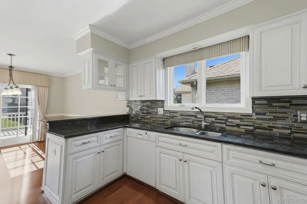 36464 Perfecta Court Clinton Charter Township MI 48035