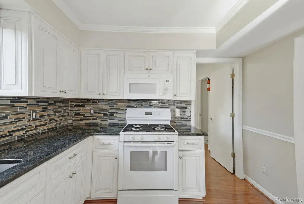 36464 Perfecta Court Clinton Charter Township MI 48035