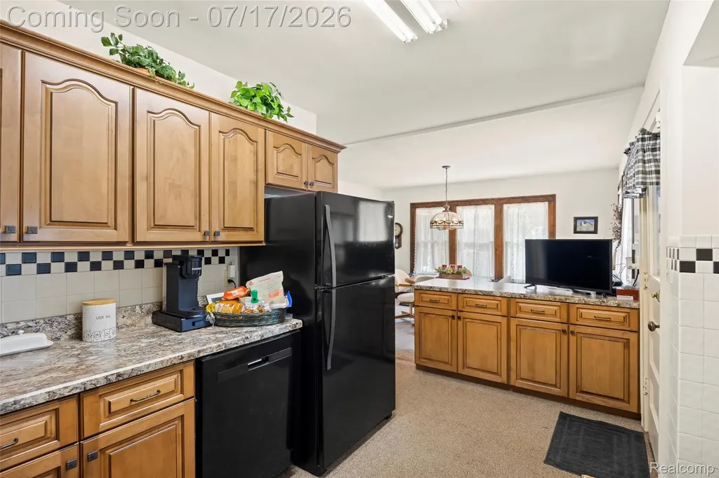 183 W Columbia Avenue Belleville City MI 48111