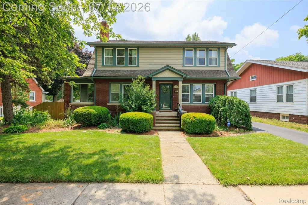 183 W Columbia Avenue Belleville City MI 48111