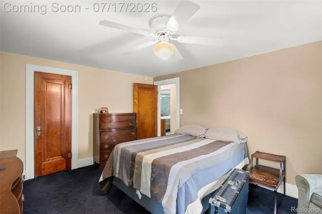 183 W Columbia Avenue Belleville City MI 48111