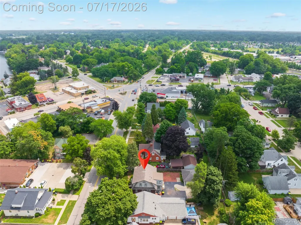 183 W Columbia Avenue Belleville City MI 48111