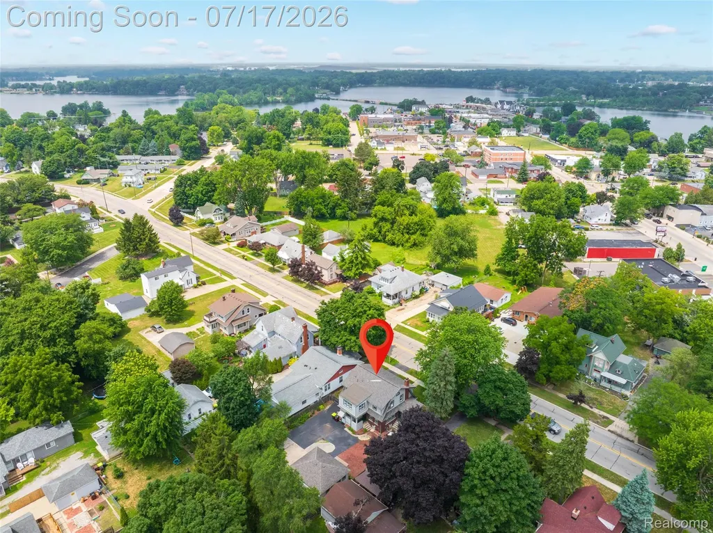 183 W Columbia Avenue Belleville City MI 48111