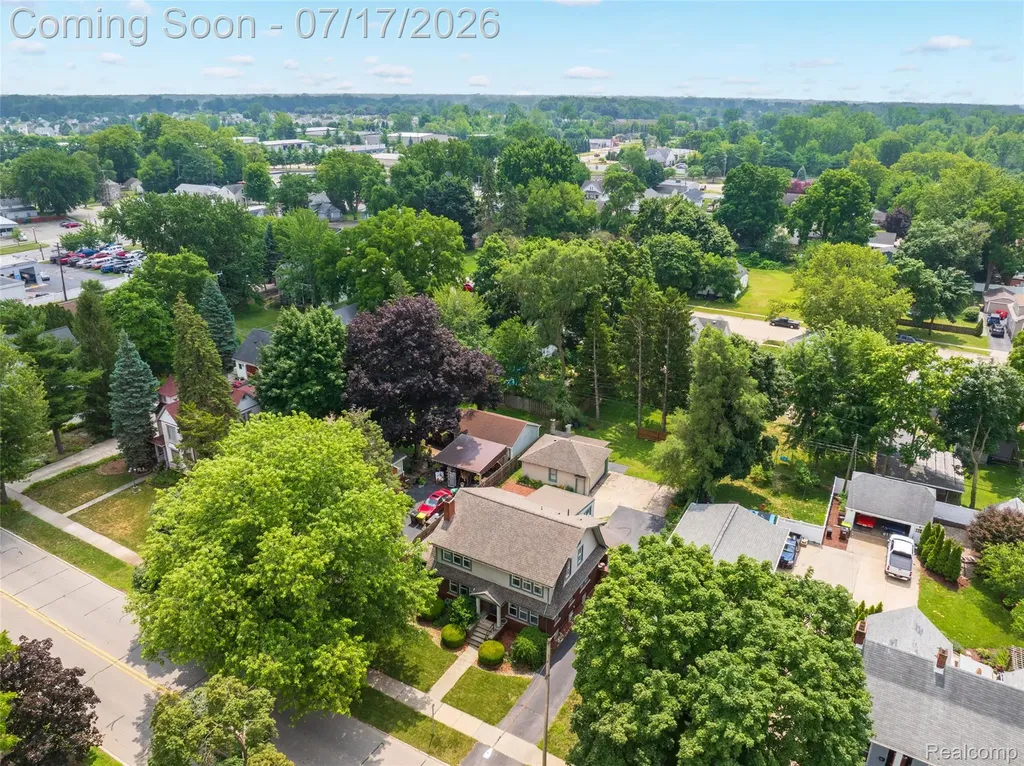 183 W Columbia Avenue Belleville City MI 48111