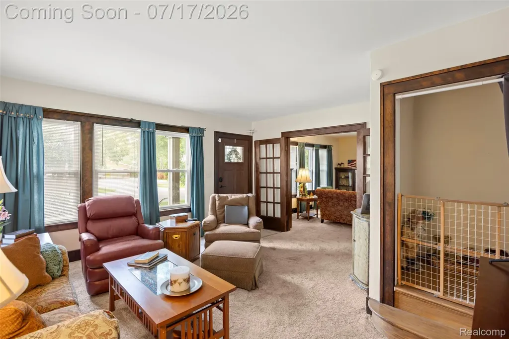 183 W Columbia Avenue Belleville City MI 48111