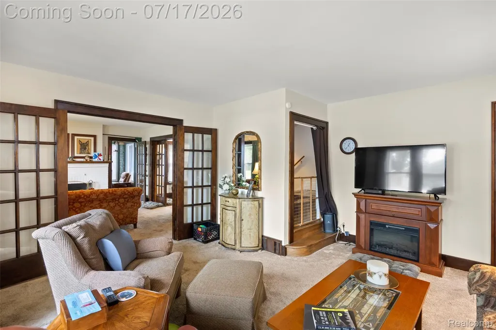 183 W Columbia Avenue Belleville City MI 48111