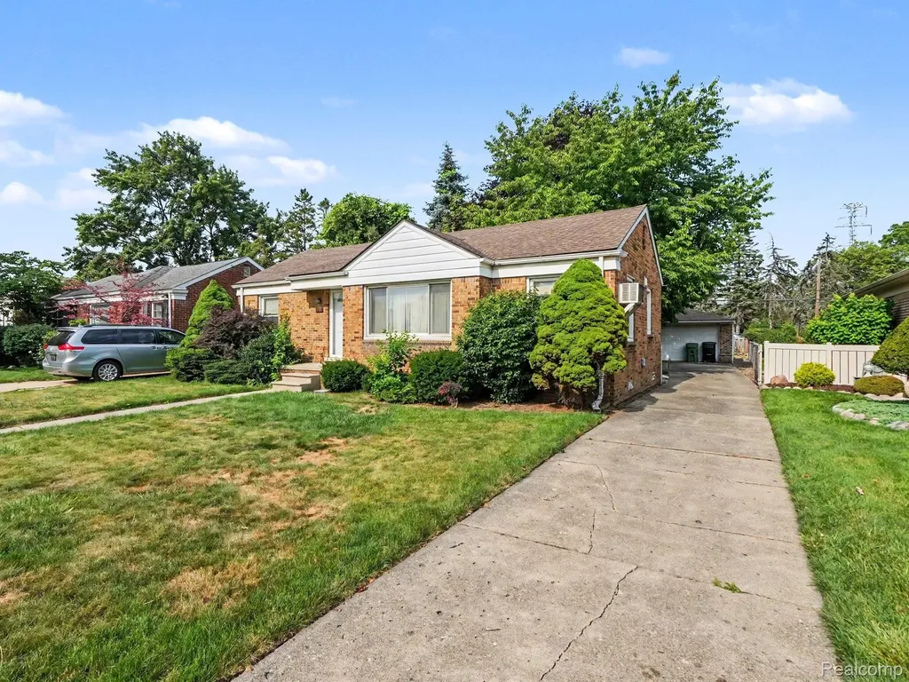 6350 Robinson Avenue Allen Park City MI 48101