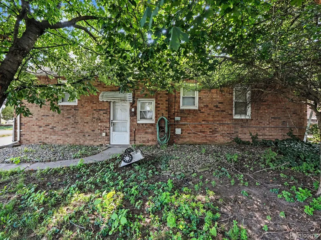 6350 Robinson Avenue Allen Park City MI 48101