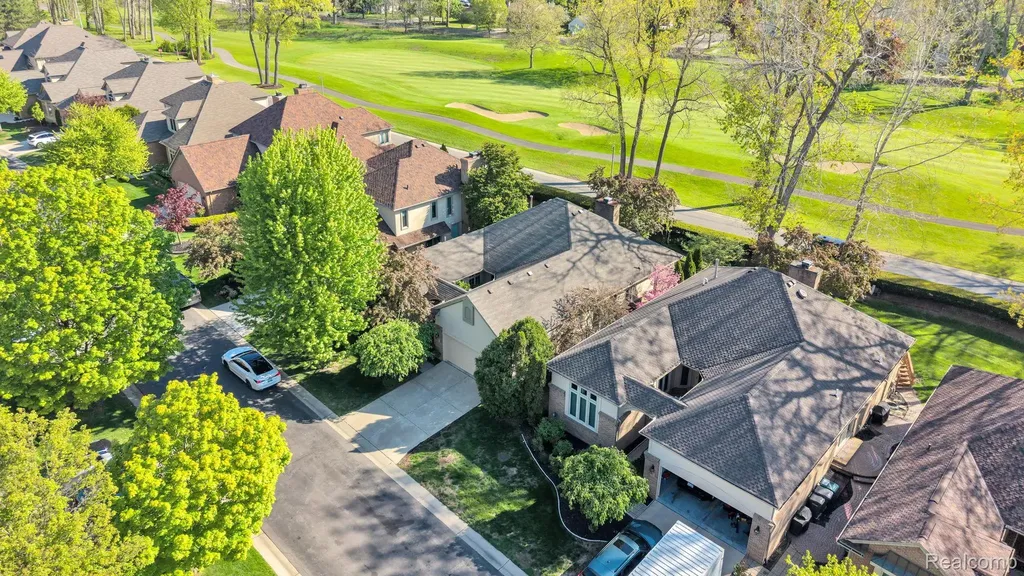 30 Turnberry Lane Dearborn City MI 48120
