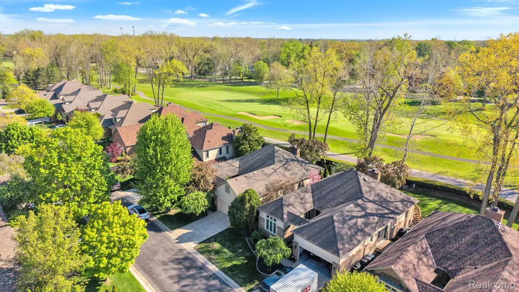 30 Turnberry Lane Dearborn City MI 48120