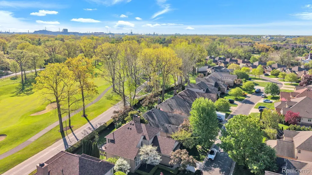 30 Turnberry Lane Dearborn City MI 48120
