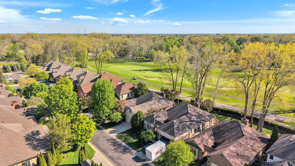 30 Turnberry Lane Dearborn City MI 48120