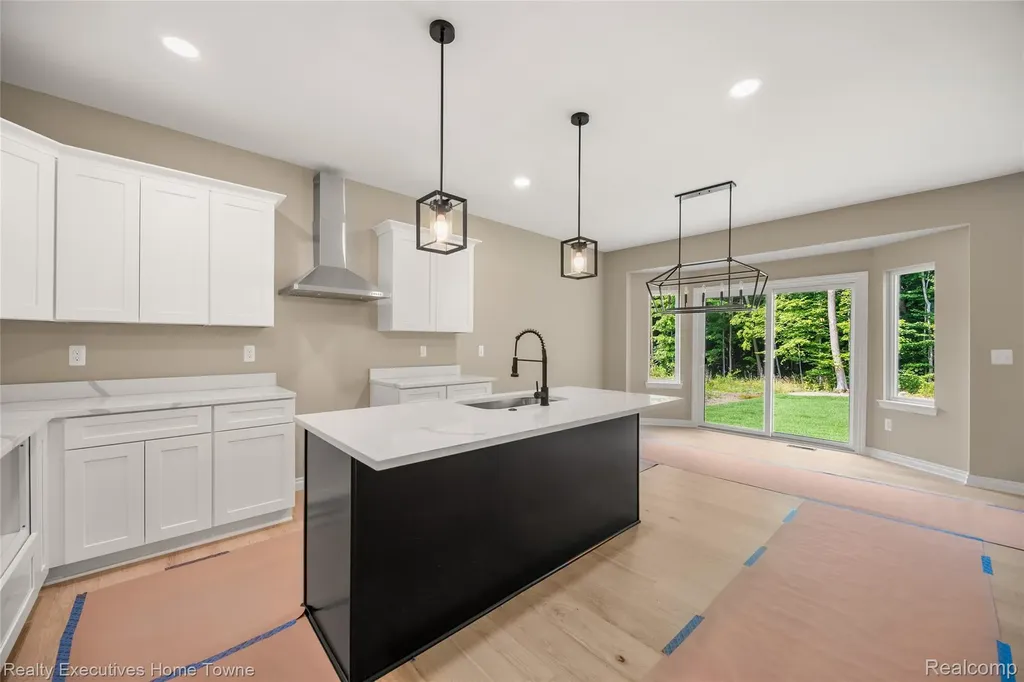 34823 Cardinal Lane Richmond City MI 48062