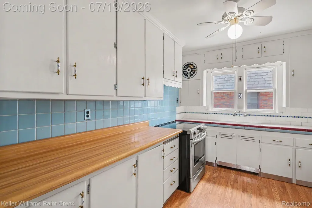 822 W Breckenridge Street Ferndale City MI 48220