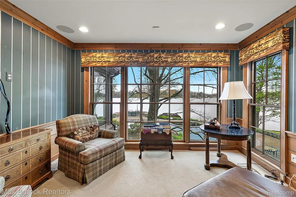 3945 Kirkland Court Bloomfield Charter Township MI 48302