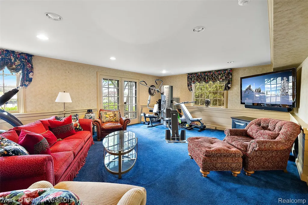 3945 Kirkland Court Bloomfield Charter Township MI 48302