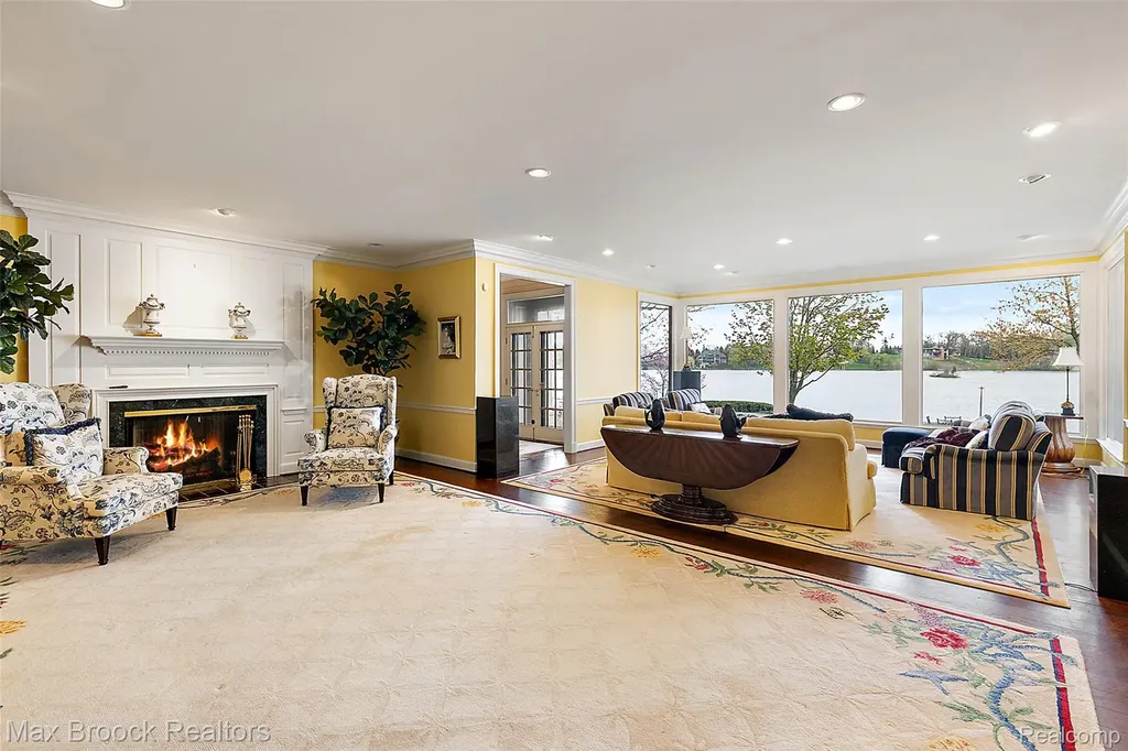 3945 Kirkland Court Bloomfield Charter Township MI 48302
