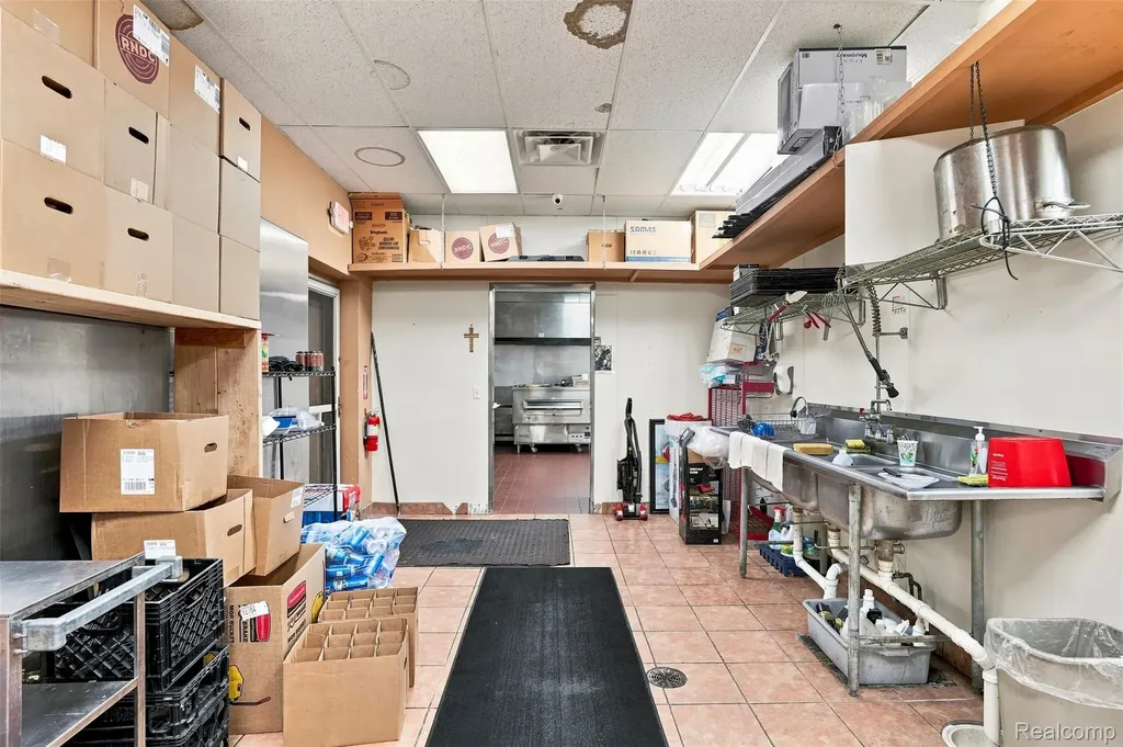32640 Utica Road Fraser City MI 48026