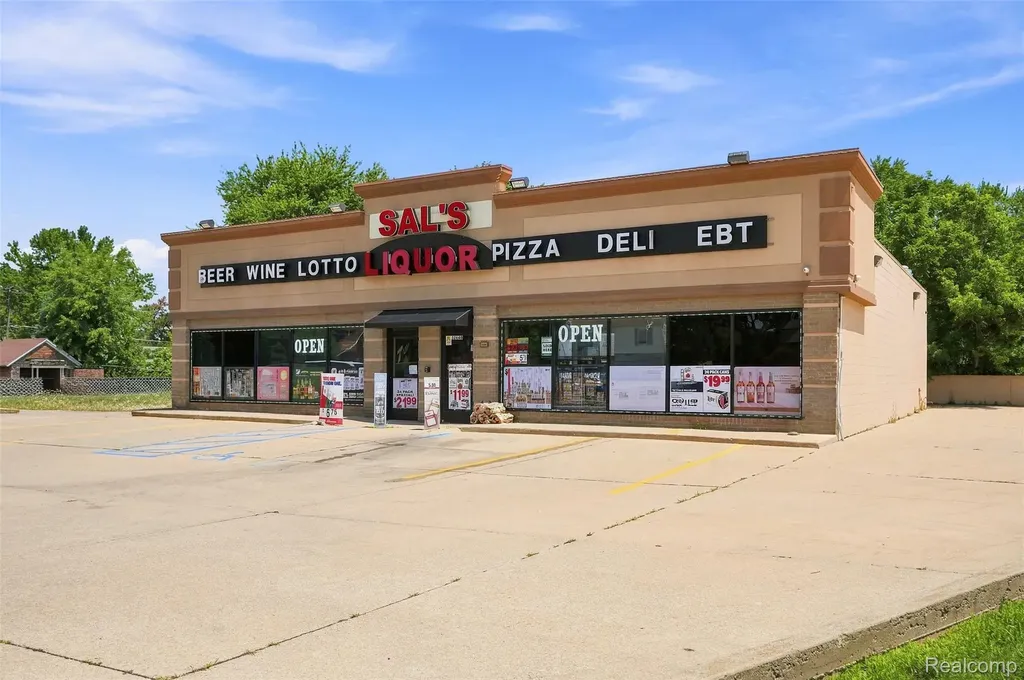 32640 Utica Road Fraser City MI 48026