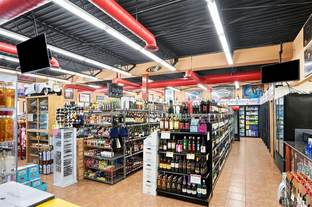 32640 Utica Road Fraser City MI 48026