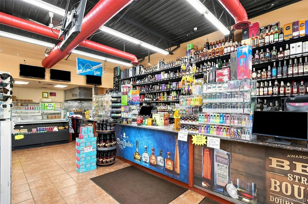 32640 Utica Road Fraser City MI 48026