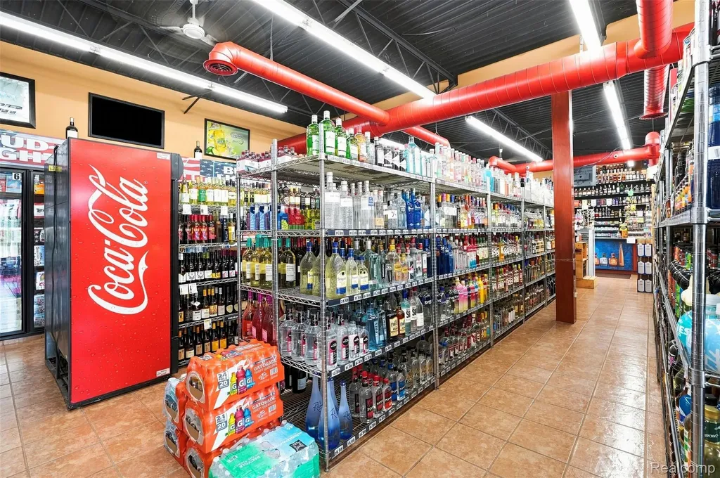 32640 Utica Road Fraser City MI 48026