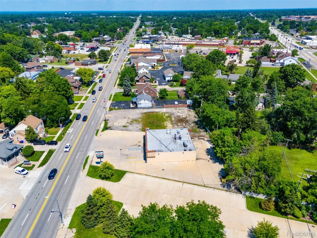 32640 Utica Road Fraser City MI 48026