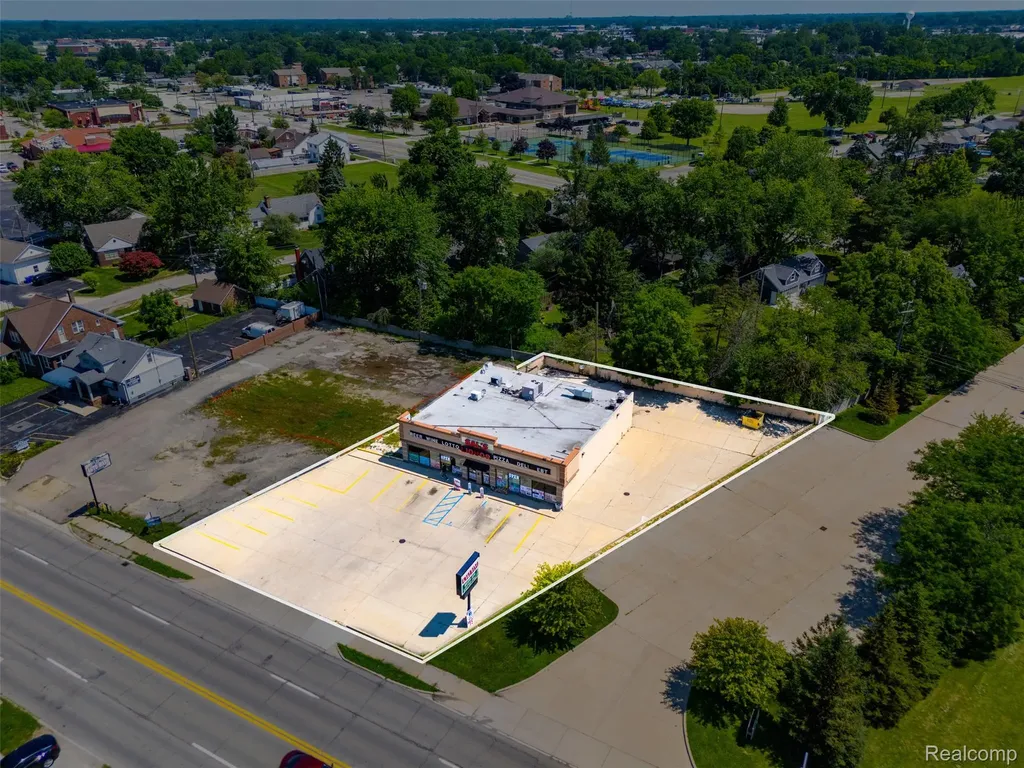 32640 Utica Road Fraser City MI 48026