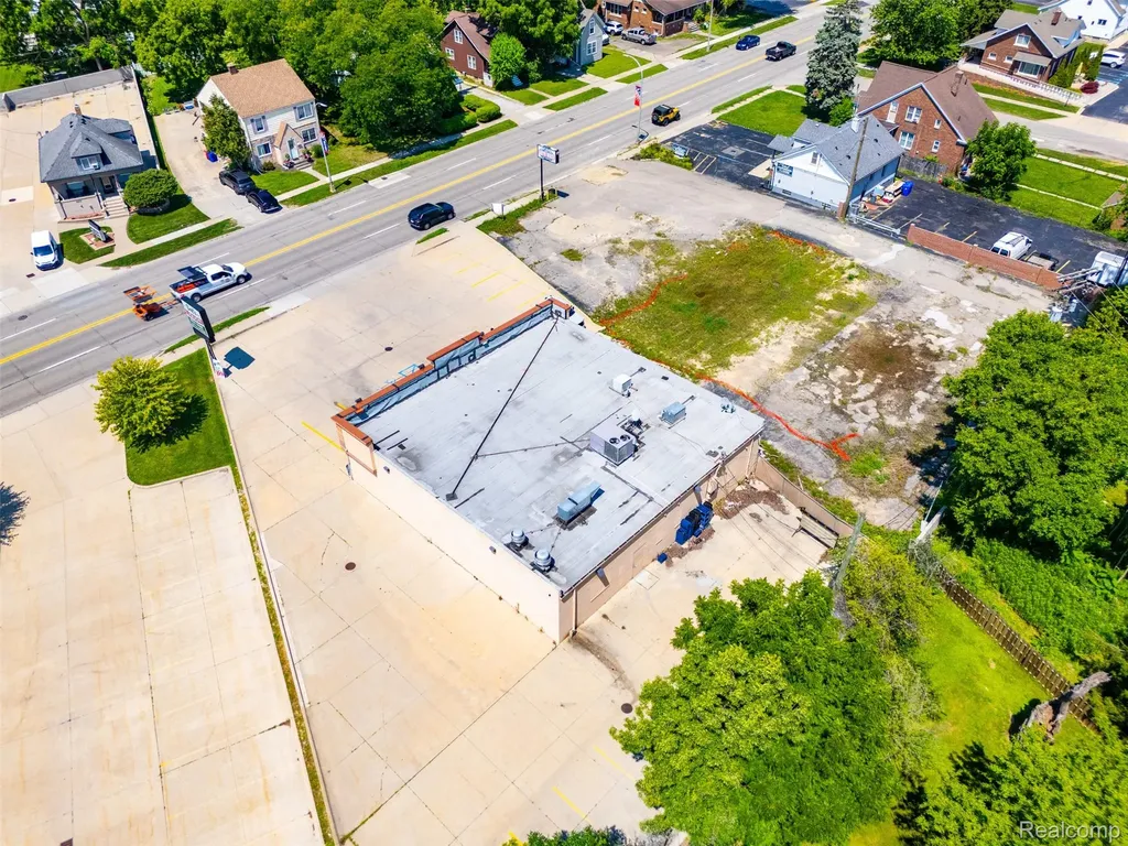 32640 Utica Road Fraser City MI 48026