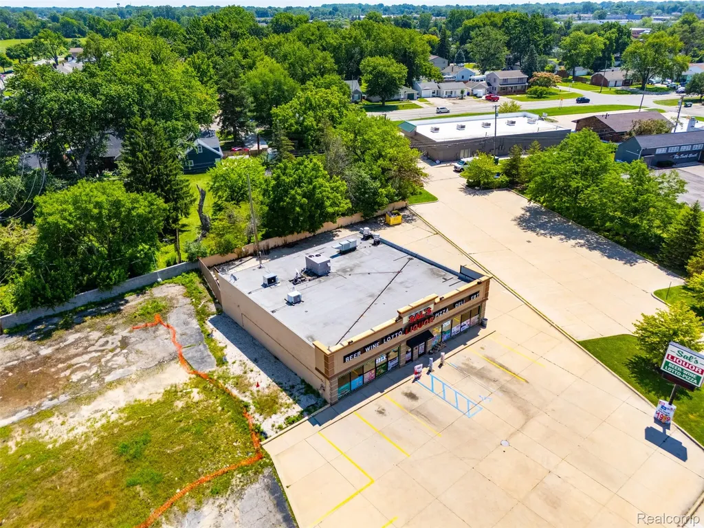 32640 Utica Road Fraser City MI 48026