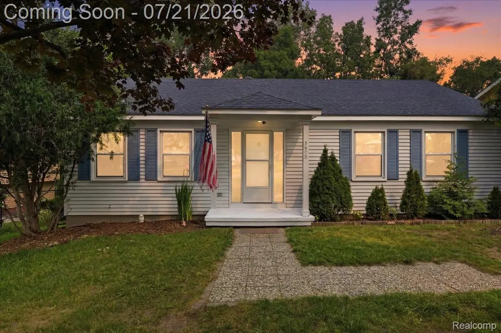 5608 Clinton River Drive Waterford Charter Township MI 48327