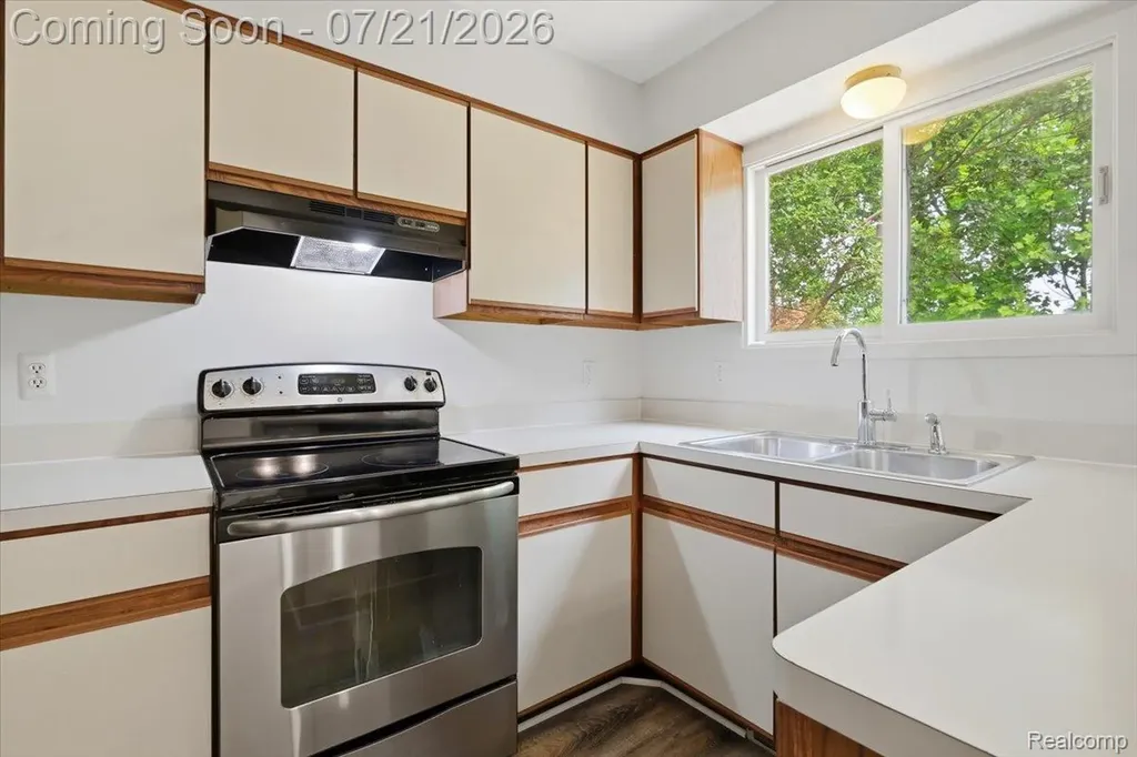 5608 Clinton River Drive Waterford Charter Township MI 48327