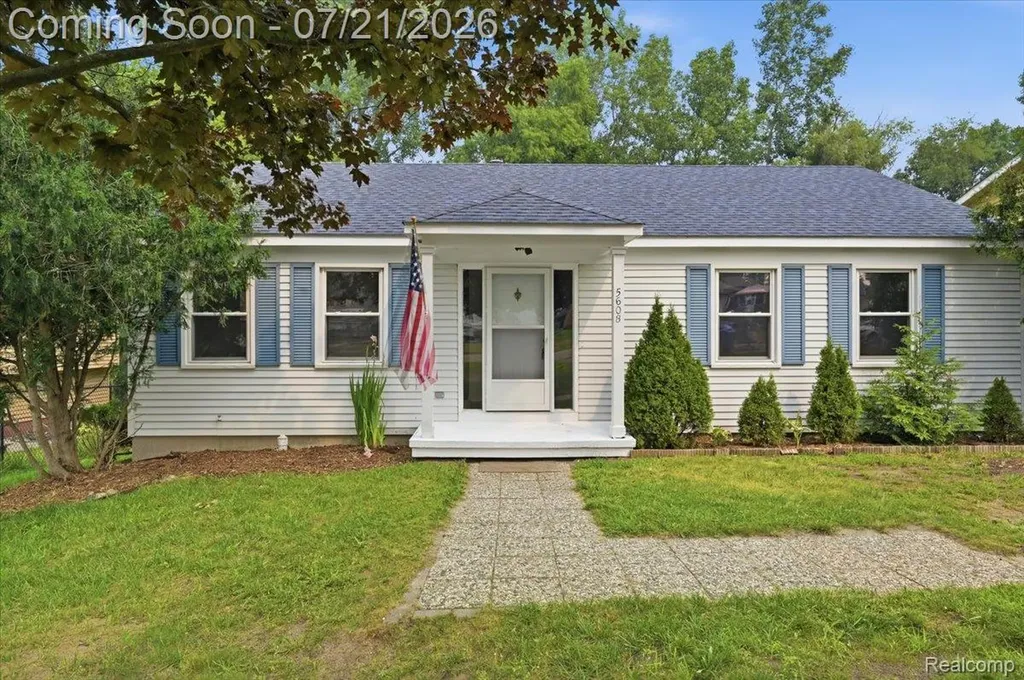 5608 Clinton River Drive Waterford Charter Township MI 48327