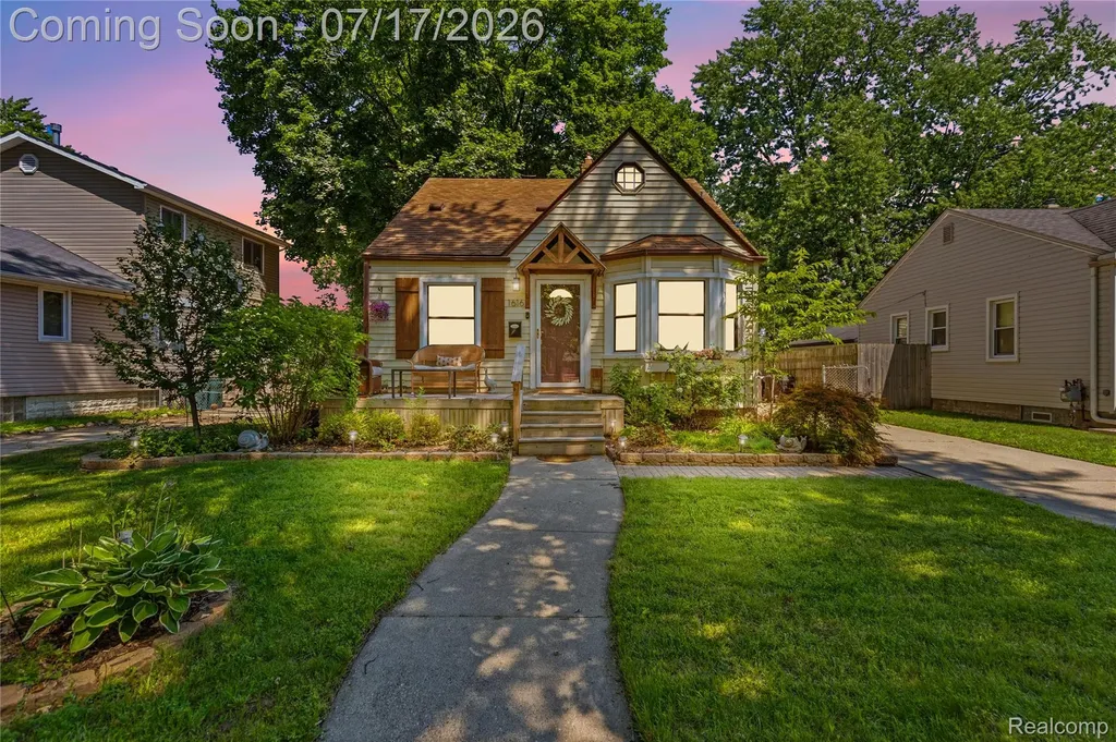 1616 N Vermont Avenue Royal Oak City MI 48067