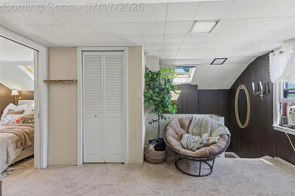 1616 N Vermont Avenue Royal Oak City MI 48067