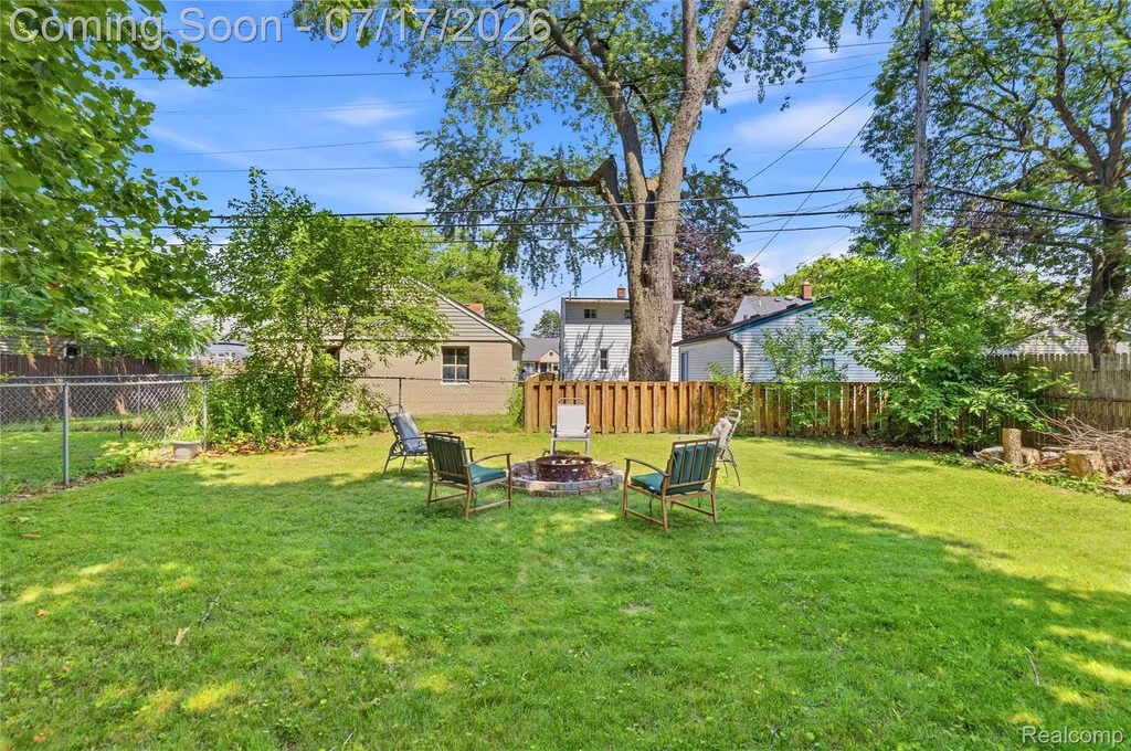 1616 N Vermont Avenue Royal Oak City MI 48067