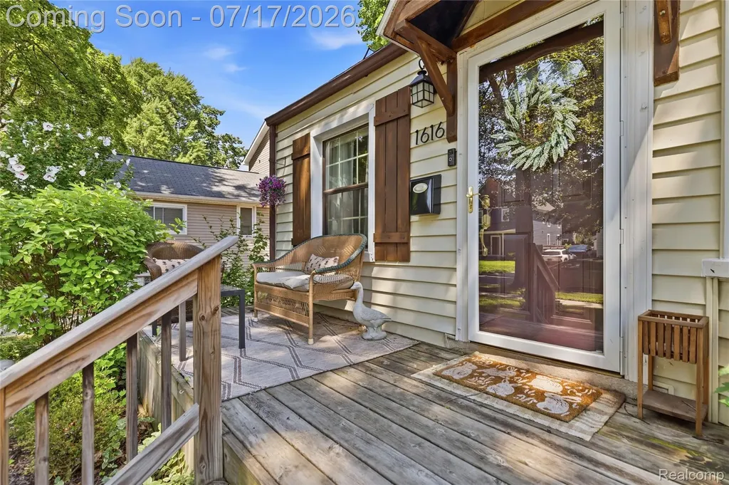 1616 N Vermont Avenue Royal Oak City MI 48067
